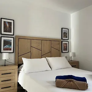 Private In A Great Location In With Shared Pool Apartment